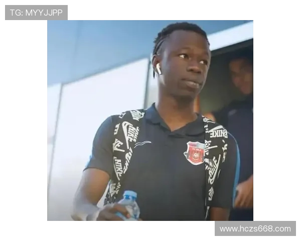 北京国安宣布24岁中场孔特正式加盟球队将穿上8号球衣展现实力